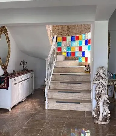 Gemütliche Mit Pool, Extravagant, Luxuriös Villa *