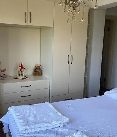 Vilă Gemuetliche Mit Pool, Extravagant, Luxurioes