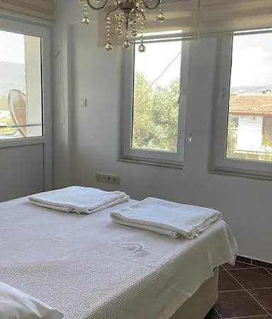 Gemütliche Mit Pool, Extravagant, Luxuriös *