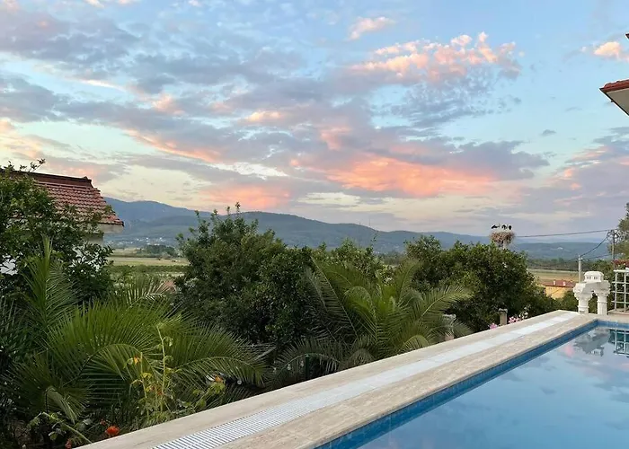 Вилла Gemuetliche Mit Pool, Extravagant, Luxurioes