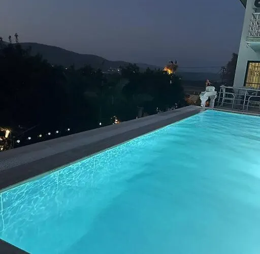 Вилла Gemuetliche Mit Pool, Extravagant, Luxurioes