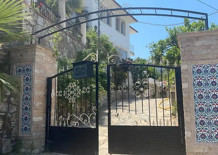 Gemuetliche Mit Pool, Extravagant, Luxurioes Вилла Ula