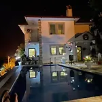 Gemuetliche Mit Pool, Extravagant, Luxurioes * Ula