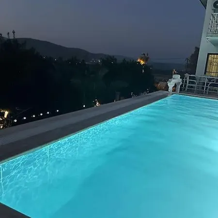 Mit Pool Extravagant, Luxurioes Willa Ula