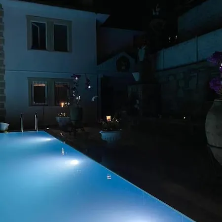Mit Pool Extravagant, Luxurioes
