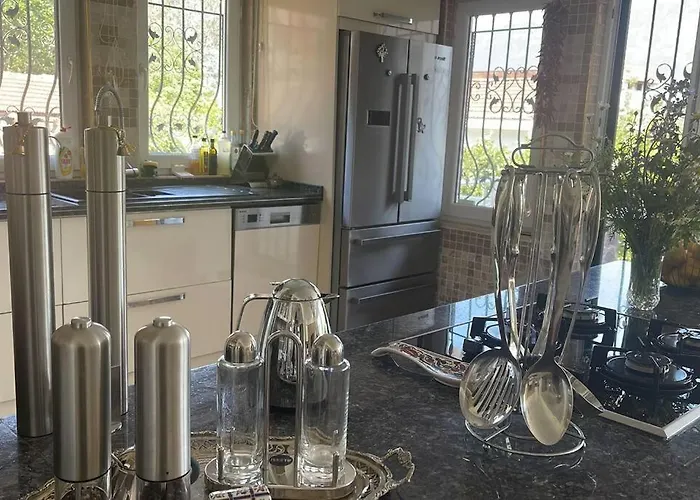 Gemuetliche Mit Pool, Extravagant, Luxurioes *